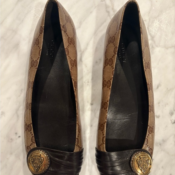 Gucci Brown Leather Flats with Medallion Design - Picture 2 of 8